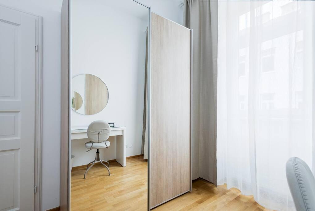 Orestaliving - Spacious 2Br On The Danube Canal Wenen Buitenkant foto