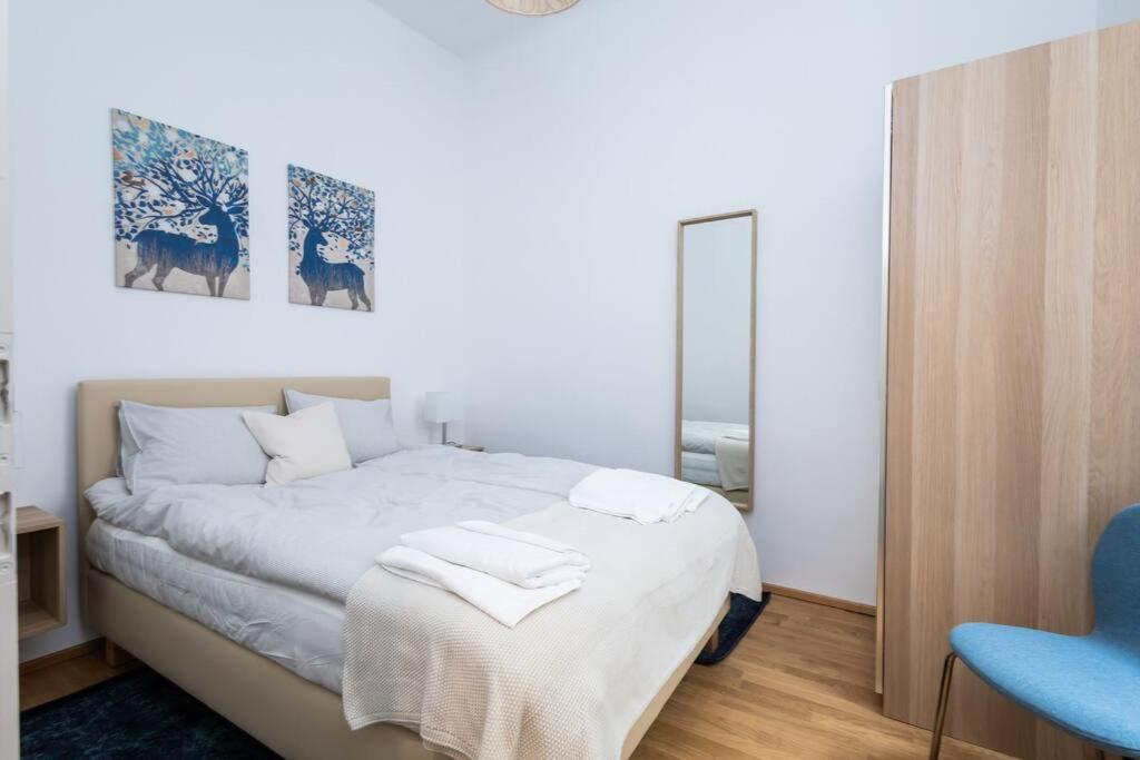 Orestaliving - Spacious 2Br On The Danube Canal Wenen Buitenkant foto